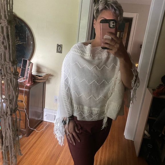 VTG boho fringe cropped poncho - Picture 2 of 6